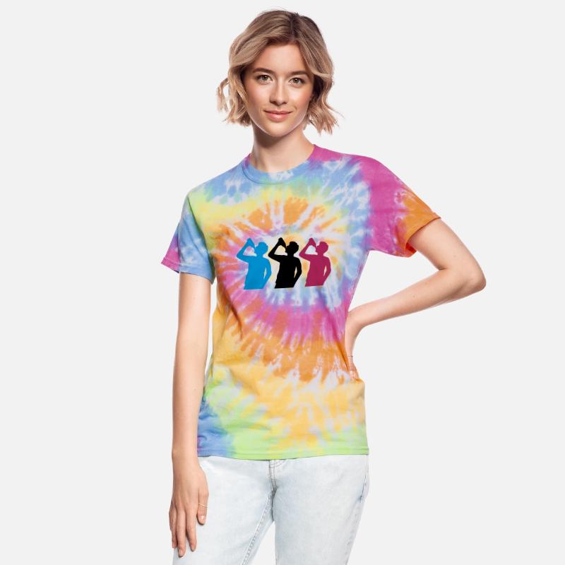 3 friends beer drink