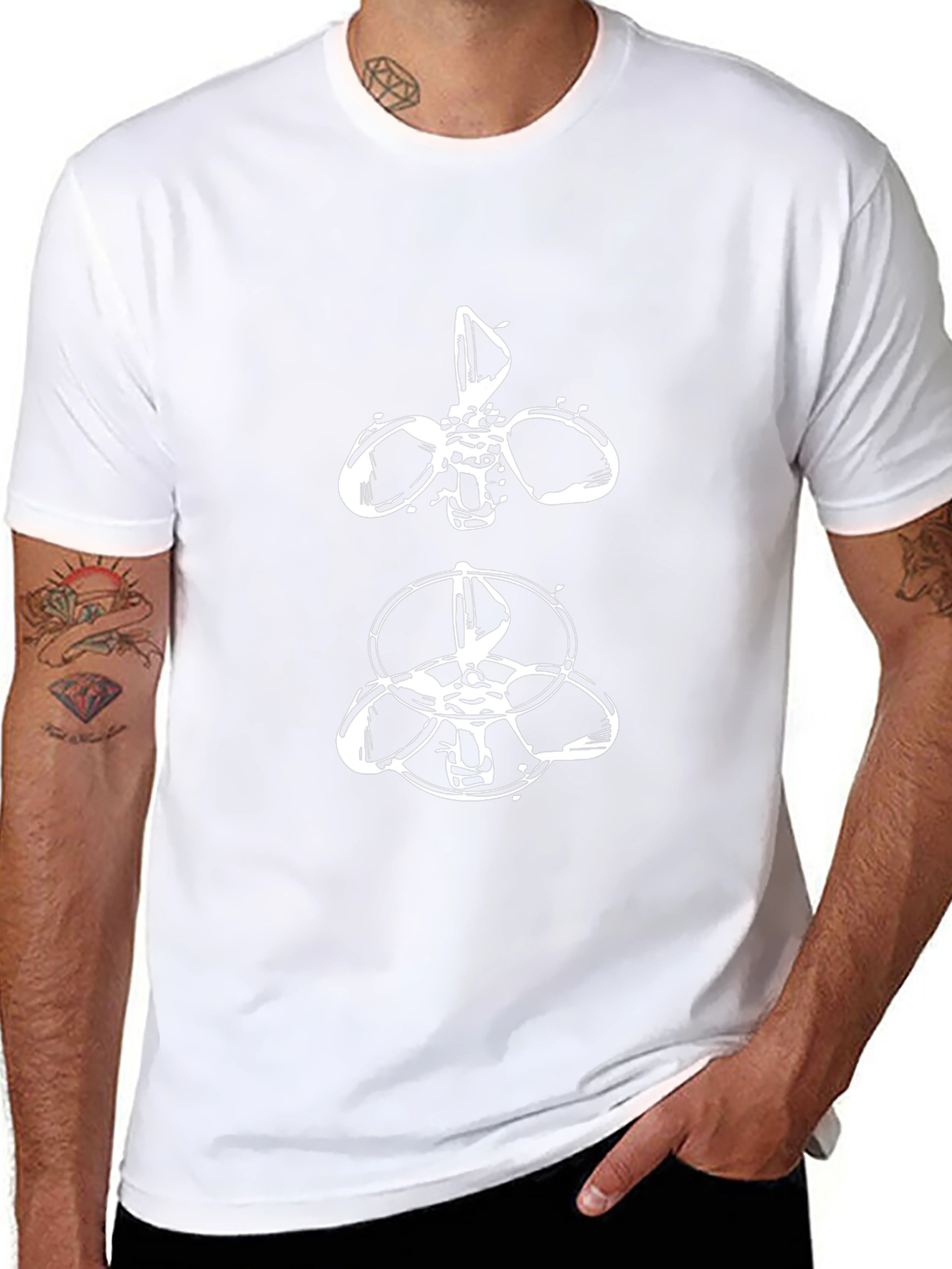 Cool Graphic T-Shirt with Abstract Fan Design in Black