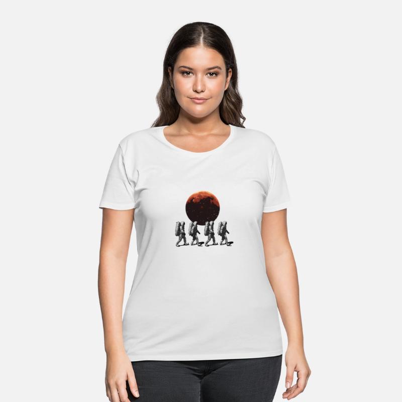 Astronauts In Walking In Space Occupy Mars