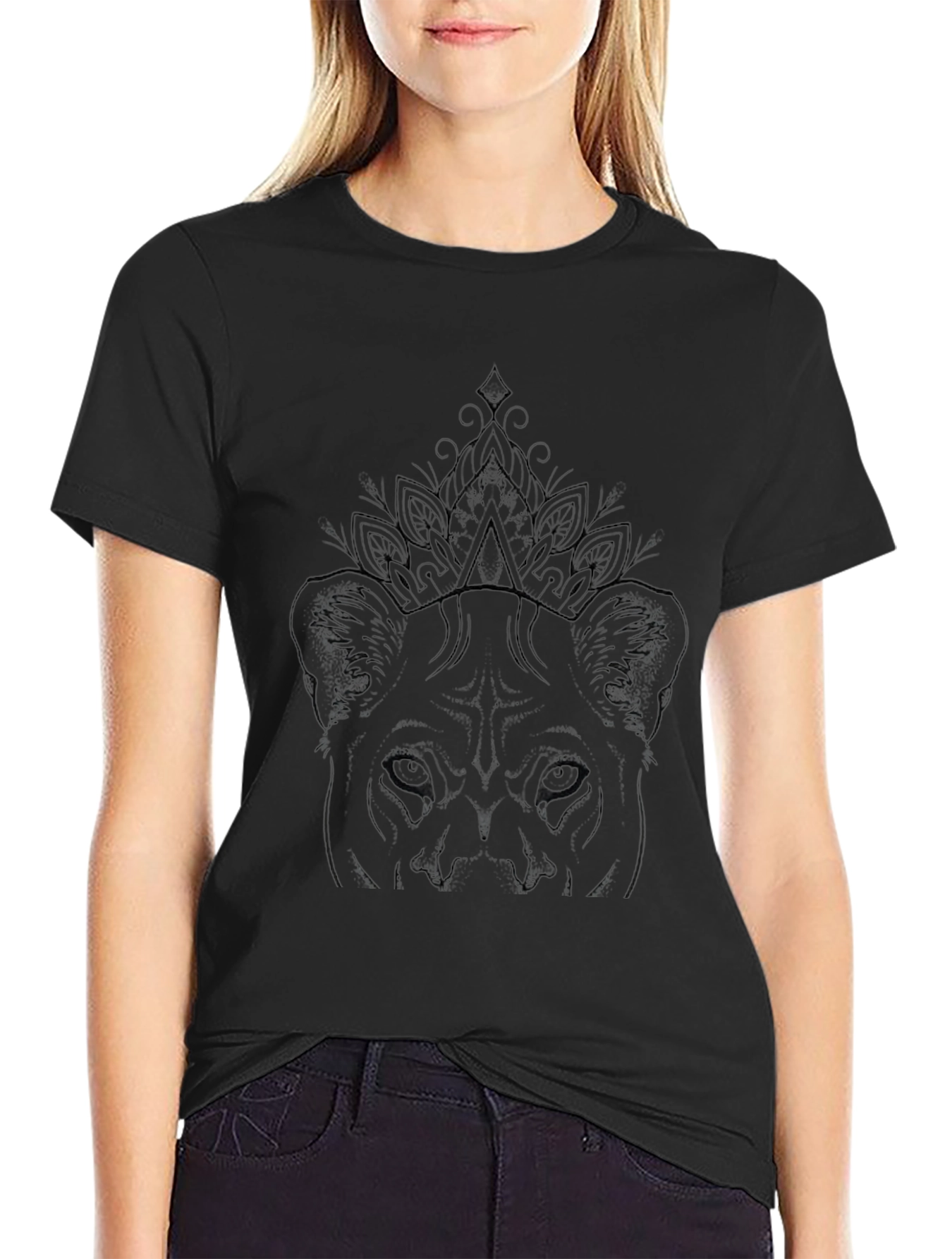 Lion Queen Graphic Tee - Black Crew Neck