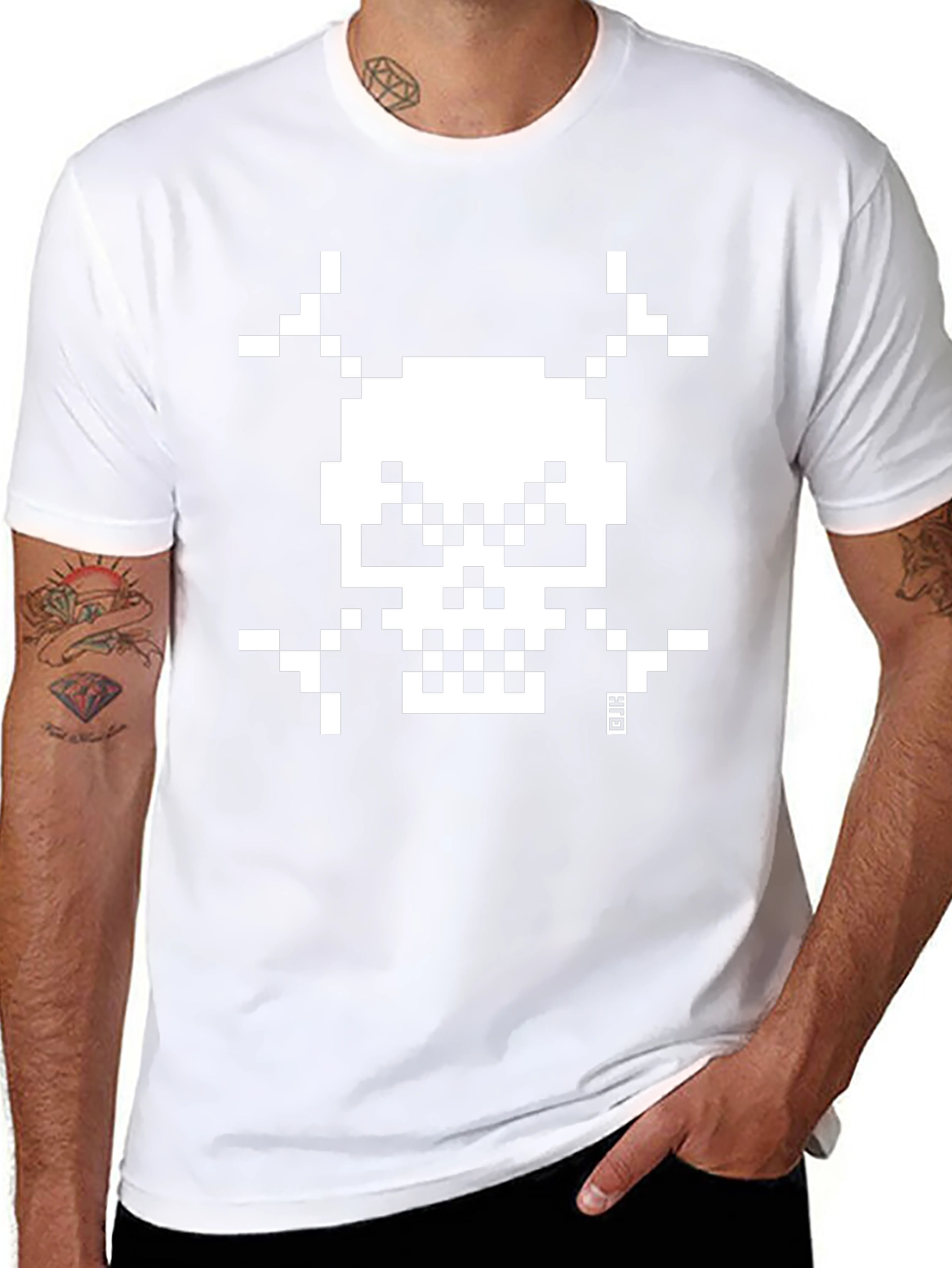 Pixel Skull T-Shirt - Retro Gaming Style
