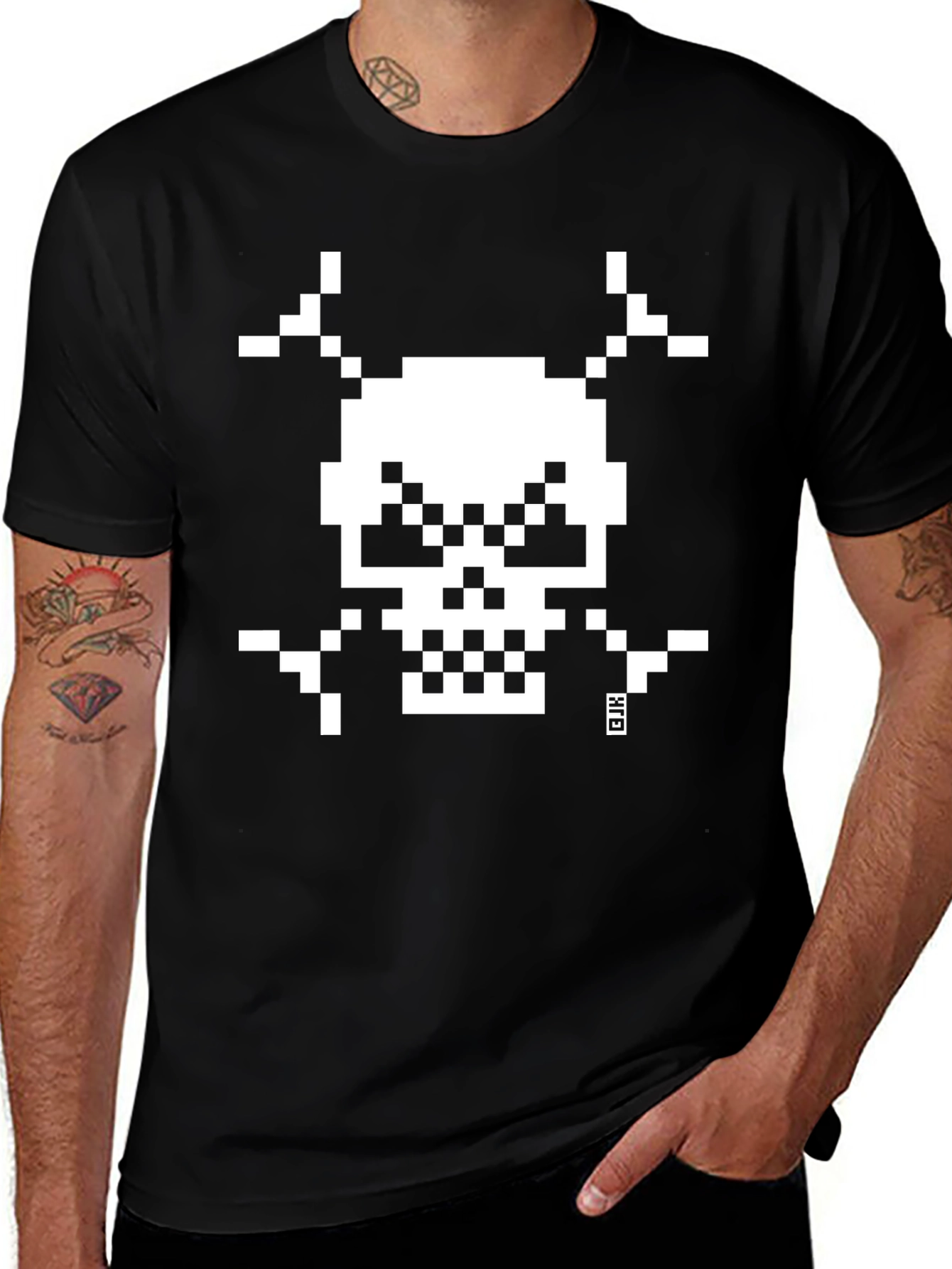 Pixel Skull T-Shirt - Retro Gaming Style
